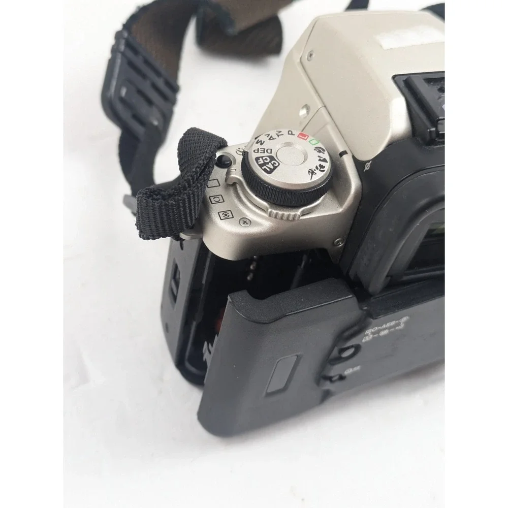Canon EOS Elan II E 35mm SLR Film Camera Body Only Untested AS IS - Picture 6 of 12